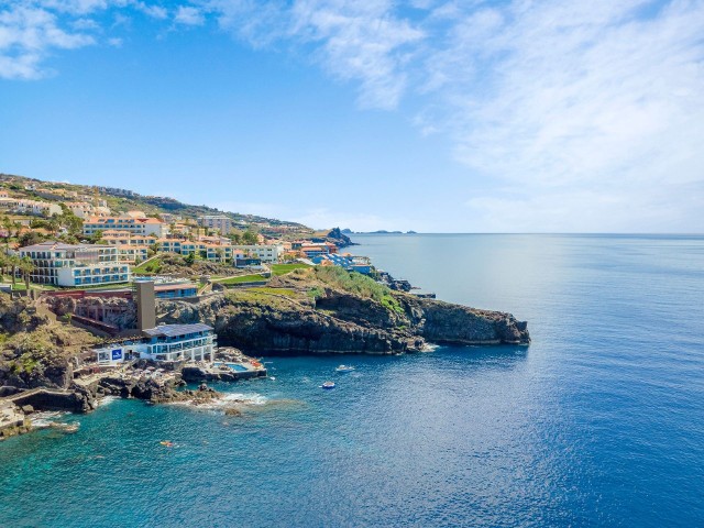 W malowniczym Caniço na klifie na południowym wybrzeżu Madery działają trzy hotele sieci Sentido. Goście jednego mogą korzystać z usług wszystkich pozostałych.