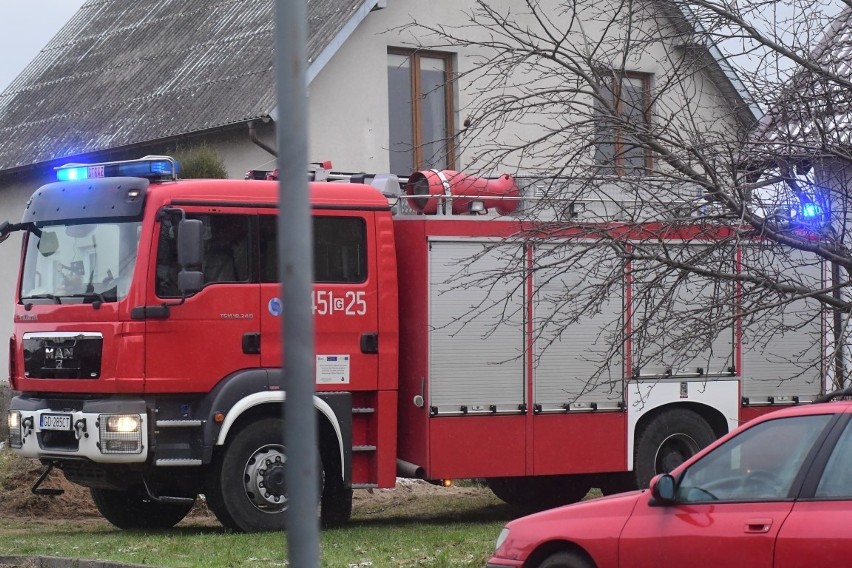 Pożar przy ulicy Kościelnej w Skorzewie wybuchł w niedzielę,...