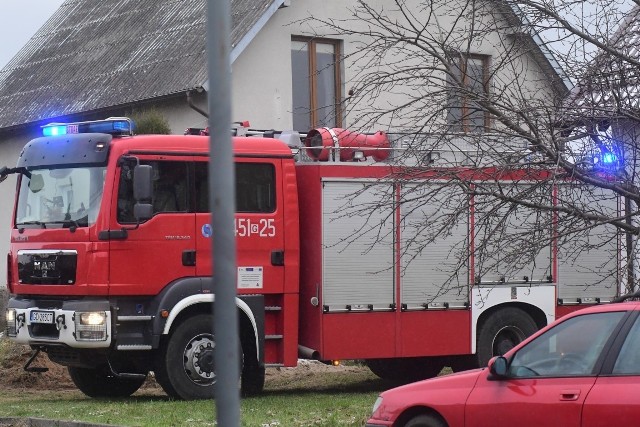 Pożar przy ulicy Kościelnej w Skorzewie wybuchł w niedzielę, 10.12.2017.
