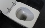 Zapchana toaleta - sposoby na udrażnianie rur