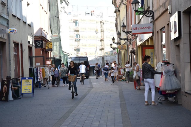 Kluczborski deptak, czyli ulice: Krakowska i Piłsudskiego.