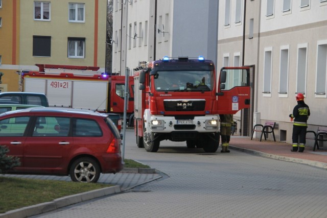 W czwartek, 10 lutego po godz. 14 służby ratunkowe udały się do jednego z bloków w Krotoszynie celem resuscytacji krążeniowo-oddechowej 93-latki. Niestety kobiety nie udało się uratować.Przejdź do kolejnego zdjęcia --->