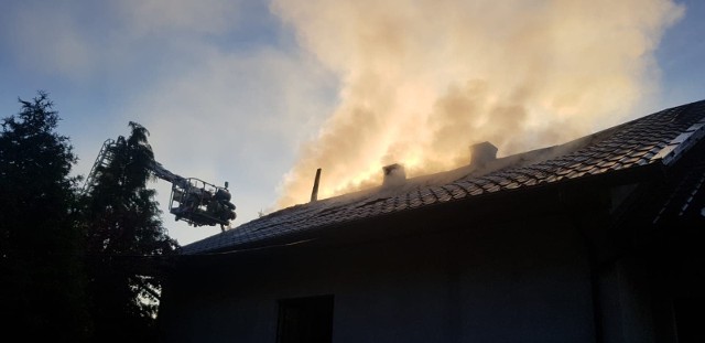 Nocny pożar domu w Ruszczy