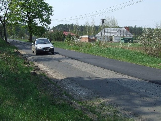 Powiat chełmiński w ramach schetynówek buduje drogę z Chełmna w kierunku wsi Sztynwag. Na zdjęciu: w okolicy Nowejwsi Chełmińskiej