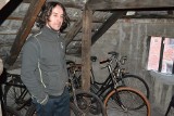 Jego pasją są przedwojenne rowery. Niezwykła kolekcja Leona Chmieliny. ZDJĘCIA