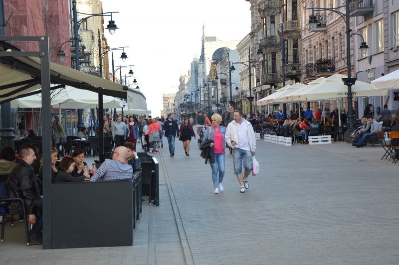 Piotrkowska ożyła! W weekend na deptaku gwarno było i w dzień, i w nocy [ZDJĘCIA]