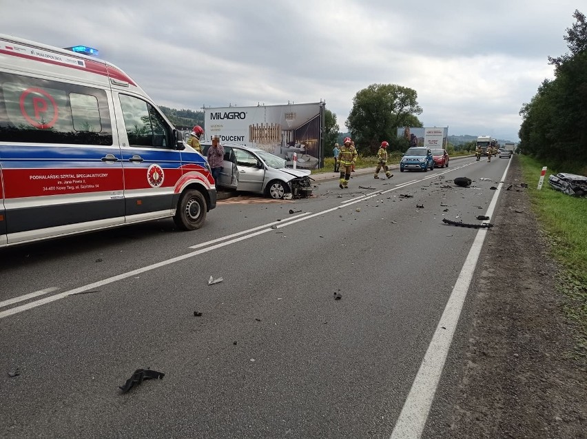 Wypadek na zakopiance. W Bańskiej Niżnej zderzyły się dwie osobówki. Jedna osoba została ranna