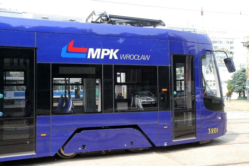Na ul. Piastowskiej we Wrocławiu wykoleił się tramwaj. Utrudnienia w ruchu