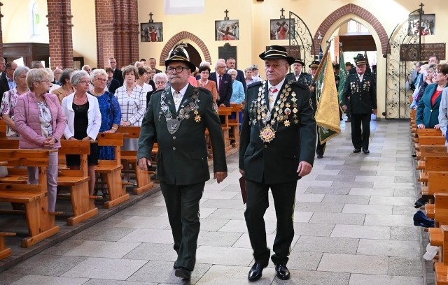 Uroczystości jubileuszowe rozpoczęła msza św. w kościele pw. św. Stanisława w Nakle