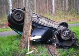 Auto dachowało na drodze Kiełpin - Drzonków. Kierowca uciekł. Mamy relację świadka