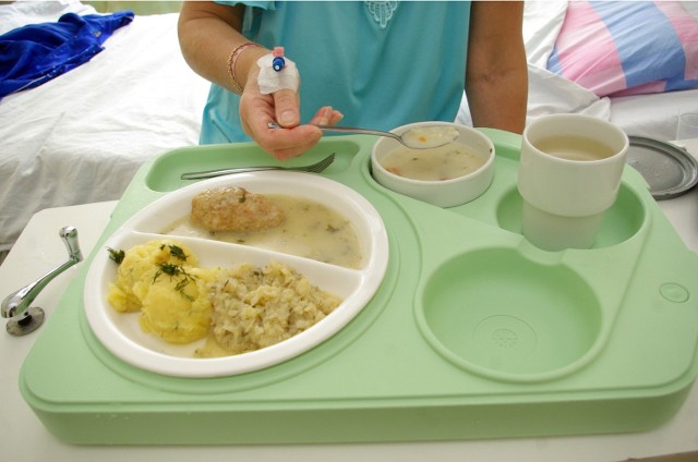 Głodowa dieta w szpitalu, czyli jak wyżywić pacjenta