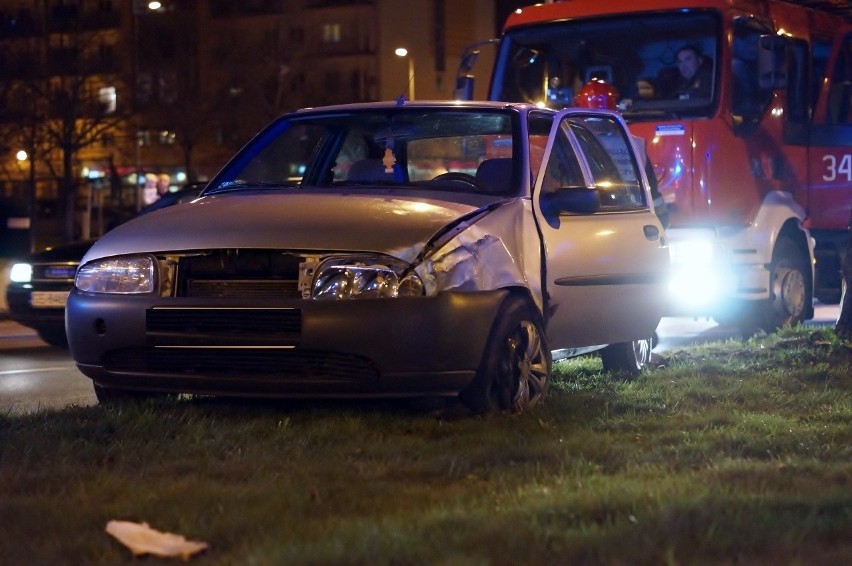 W piątek wieczorem doszło do kolizji na al. 3 Maja w...