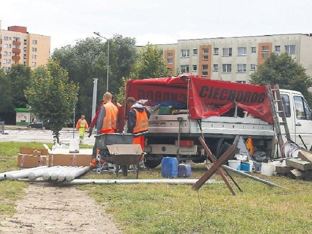 We wtorek trwały przygotowania do montażu sygnalizacji świetlnej.