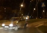 Kierowca wjechał pod prąd na rondo Jana Pawła II w Zielonej Górze (wideo)