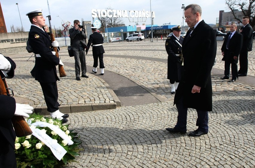 Prezydent Estonii z wizytą w Gdańsku. Złożył wieniec pod Pomnikiem Poległych Stoczniowców [ZDJĘCIA]