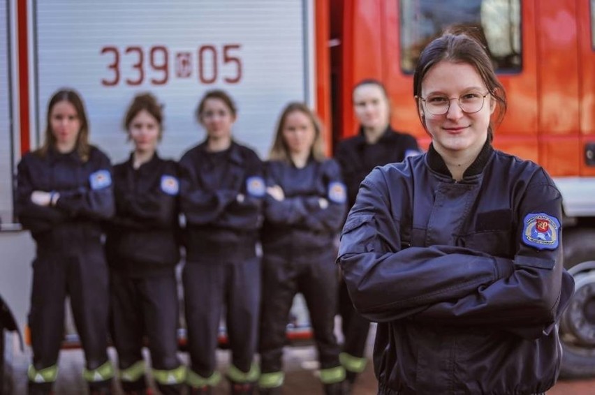 Oto strażaczki z Pruszcza Gdańskiego w wyjątkowej sesji na Dzień Kobiet. "Każda jest inna, ale łączy je wspólna pasja"
