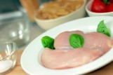 Mięso z kurczaka powoduje raka? Są badania dotyczące wpływu spożywania drobiu! Naukowcy dokonali przerażającego odkrycia! 