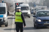 Kierowca z marihuaną. Dawał policjantom 1000 zł łapówki, złotą bransoletę i telefon!