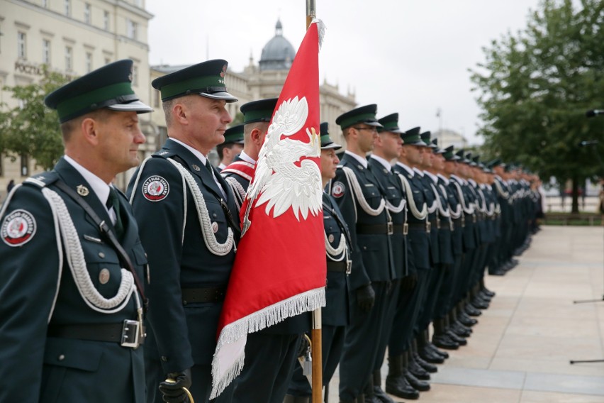 Lubelscy funkcjonariusze KAS świętowali! Zobacz zdjęcia z obchodów Dnia Administracji Skarbowej na placu Litewskim w Lublinie 