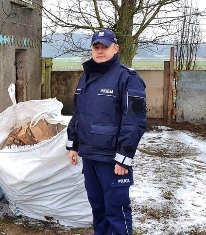 Dzielnicowi z Łap zatroszczyli się o potrzebujących pomocy