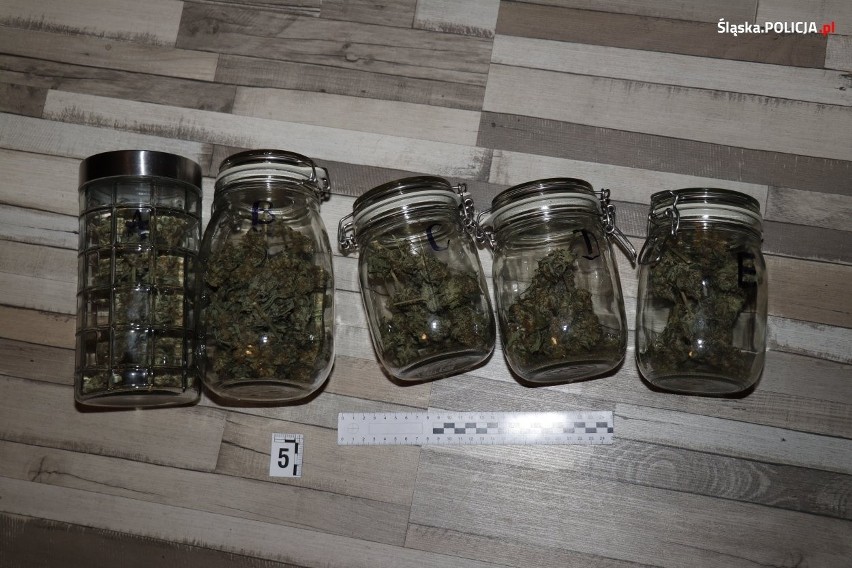 Katowice: policjanci przejęli ponad 3,5 kg marihuany