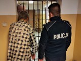 63-latek z Borowego Młyna ukrył się przed policją pod stołem. Nic to nie dało…