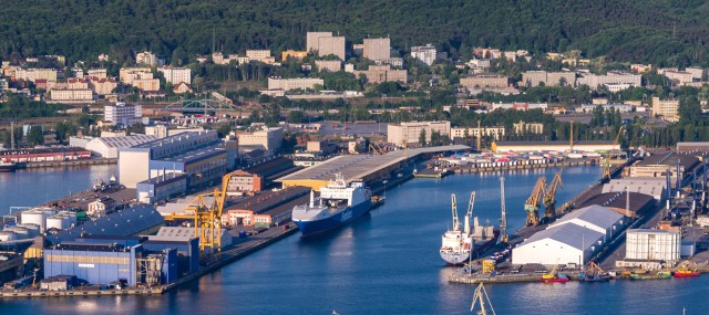OT Port Gdynia zakończył pogłębianie dna kanału. Od teraz może obsługiwać statki typu panamex