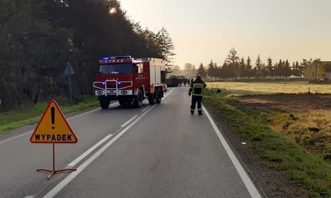 Tymianki-Dębosze. Samochód dachował. W wypadku ucierpiała jedna osoba