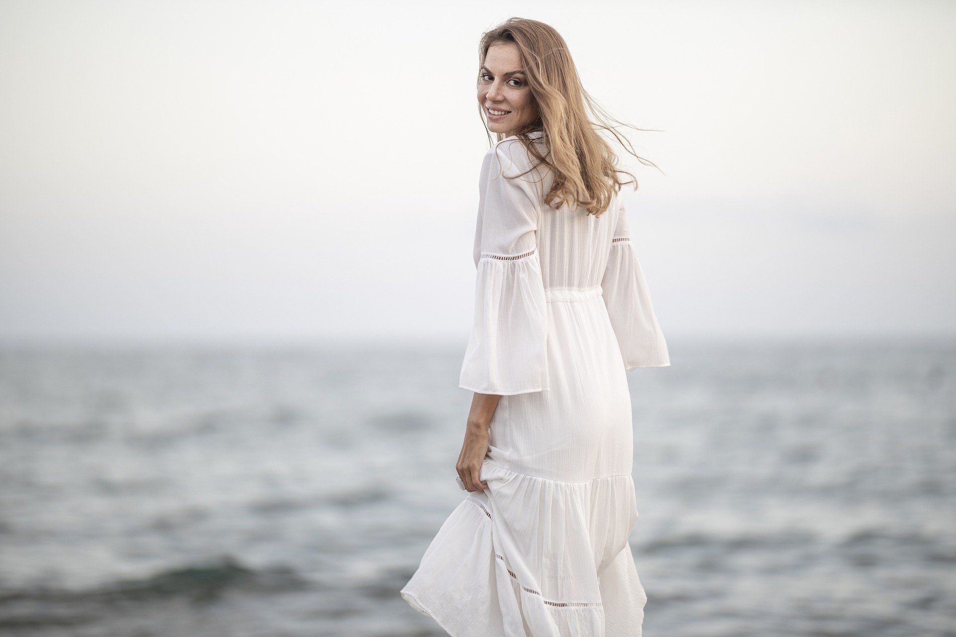Najmodniejsze długie sukienki na lato 2021. Sukienki maxi to hit - kobiece  i romantyczne [zdjęcia] | Gazeta Pomorska