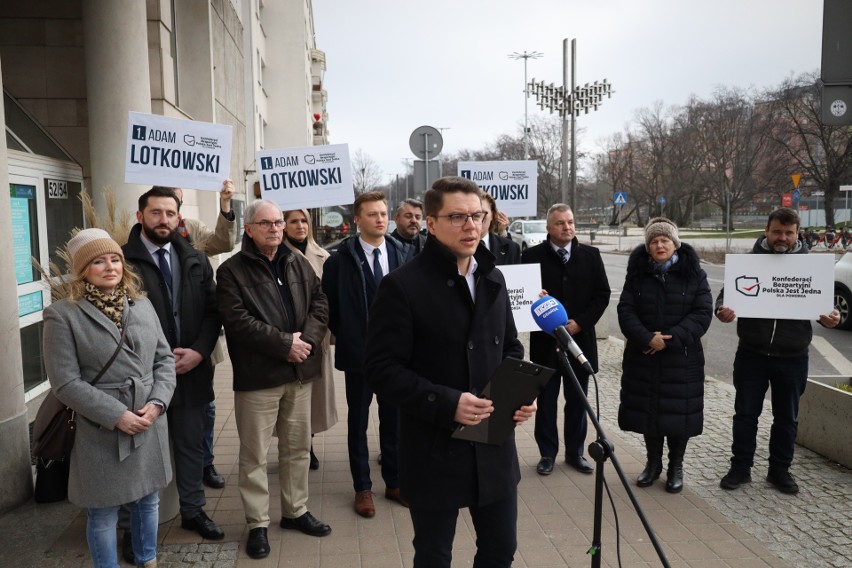 - Mieszkańcy Gdyni czekali na prawdziwie prawicowy komitet...