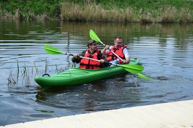 Niestety także latem tego roku nie będzie można korzystać z kajaków na jeziorze w Raciążu. Gminny sprzęt pływający nie będzie wypożyczany