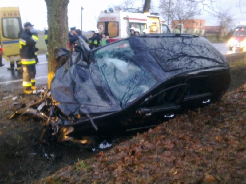 Wypadek przed Łęgiem! Pięciu Rosjan w szpitalu [zobacz zdjęcia]