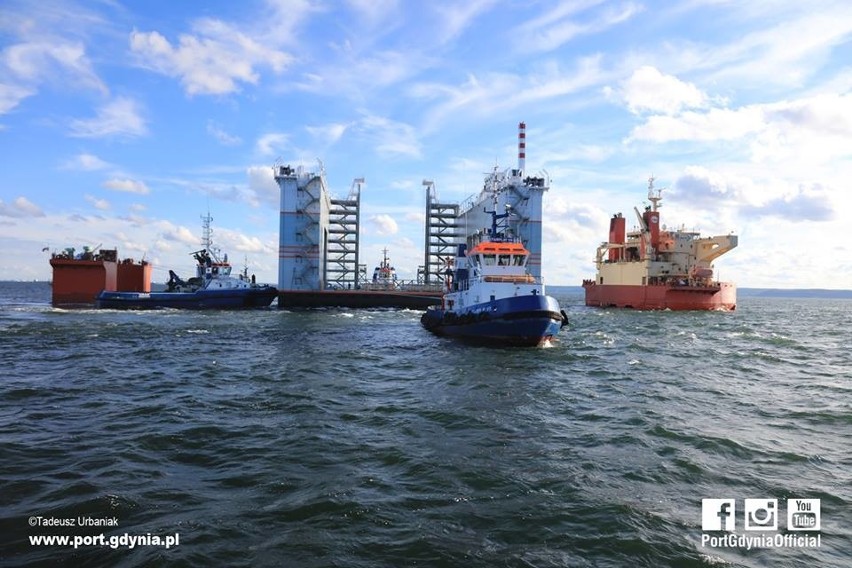 Gdynia: Dok "Marco Polo" na pokładzie ciężarowca Sun Rise [ZDJĘCIA, WIDEO]