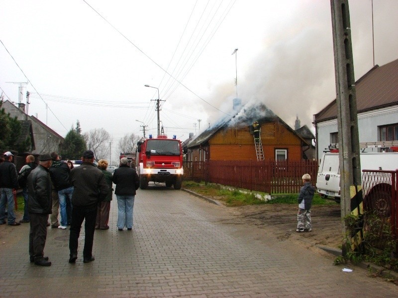 Pozar domu w Ostrowi.