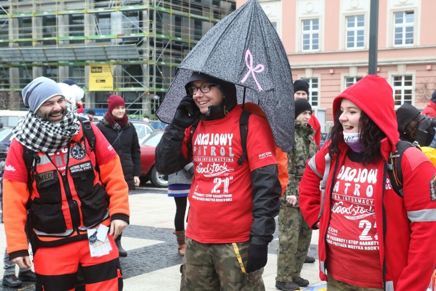 Wolontariusze ze skarbonkami ruszyli już na ulice miasta.