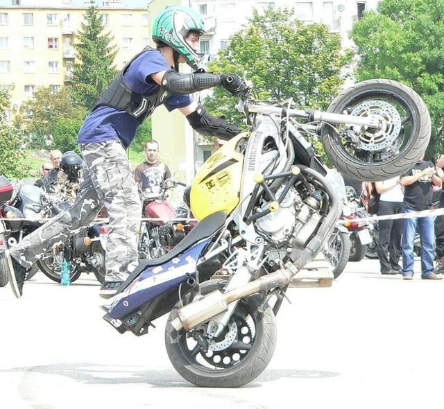 Kaskaderską "stunt-jazdę&#8221; zaprezentuje młody buszczanin Nikodem Łopatowski. 