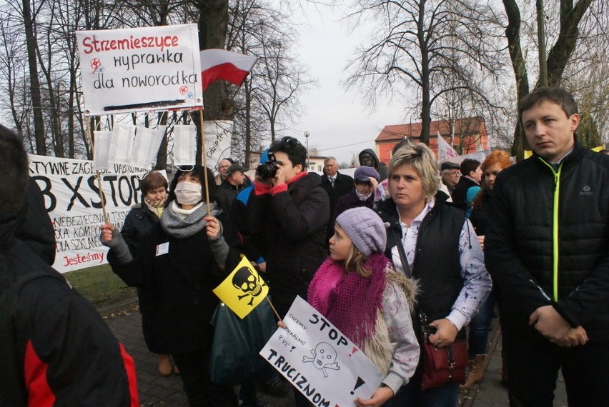 Mieszkańcy Strzemieszyc protestowali przeciwko odpadom...