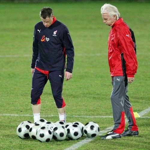 Pilkarze reprezentacji Polski trenowali na stadionie im. F. Krygiera w Szczecinie.