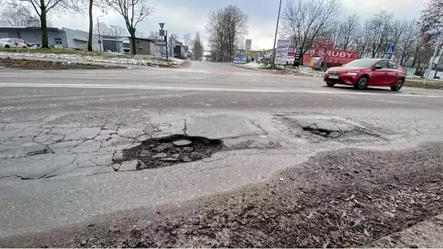 Nawierzchnia wielu ulic w Gorzowie wygląda jak szwajcarski ser.