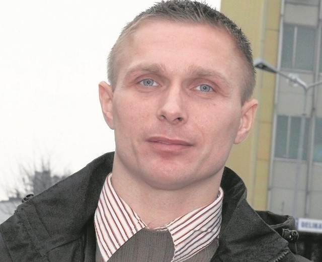 Krzysztof Trela jesienią był grającym trenerem Pogoni Staszów. Wiosną będzie występował w III-ligowej Wiernej Małogoszcz. 