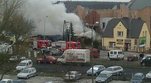 Przy ulicy Glinki spłonął warsztat samochodowy [Wasze wideo i zdjęcia]