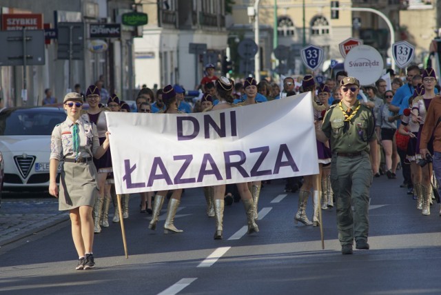 Dni Łazarza to najstarsze i największe święto dzielnicowe Poznania. Jednym z jego najważniejszych wydarzeń jest Parada Łazarska, która w tym roku odbyła się na zakończenie 30. Dni łazarza. Kolejne zdjęcie -->