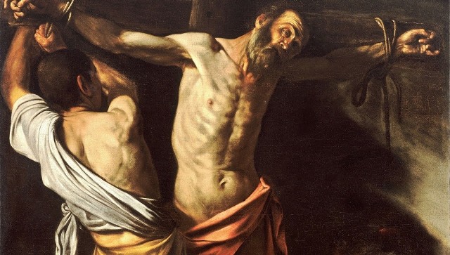 Męczeństwo św. Andrzeja Caravaggia. Artysta - wbrew tradycji - przedstawił apostoła na krzyżu łacińskim
