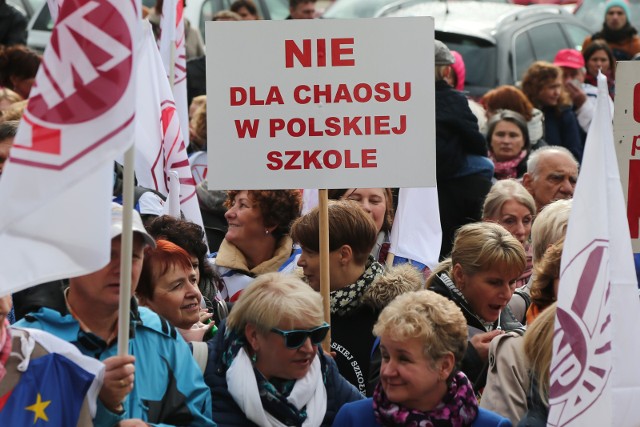 Dolnośląscy nauczyciele protestowali już 16 października u.br. w obronie gimnazjów