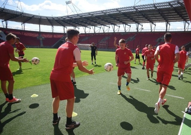 Widzew zacznie sezon wyjazdowym starciem w Sulejówku