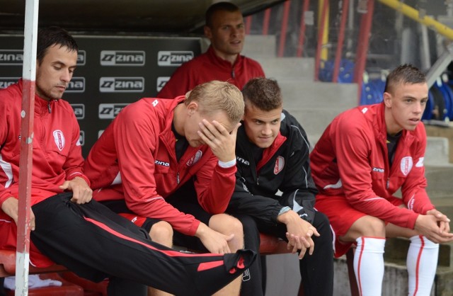 Piłkarze ŁKS łapali się za głowę patrząc na poczynania kolegów