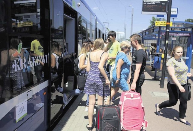 Częstsze kursy tramwajów mają zachęcić do wybierania komunikacji zbiorowej 