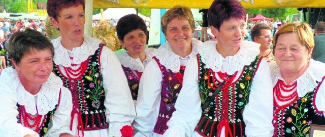 Cały Skalbmierz pomaga ciężko chorej Dorocie Kulczyńskiej-Mostek. Na festynie charytatywnym - 24 maja, na stadionie Victorii - wystąpi także znany i lubiany zespół folklorystyczny Rosiejowianki.