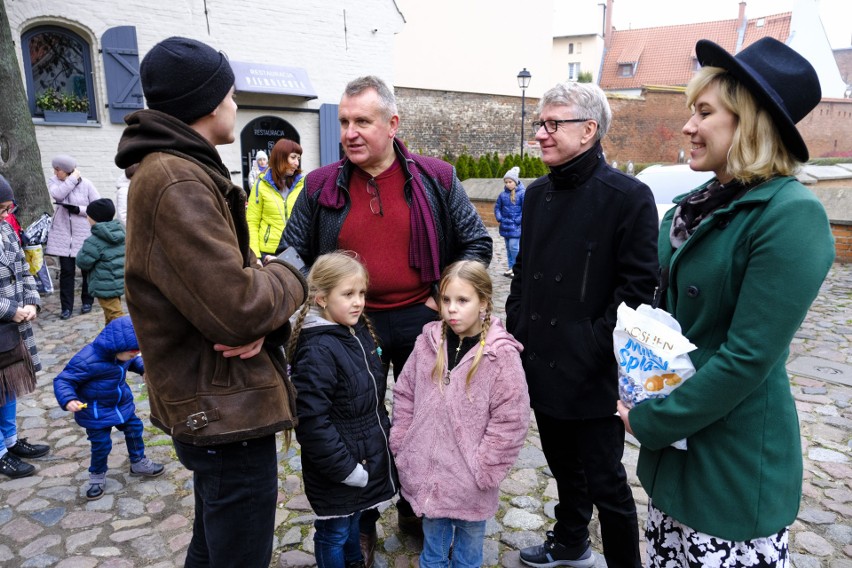 Podczas sesji za aparat chwyciły także dzieci. Oprócz...