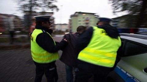 Pijany kierowca trafił w ręce policji.